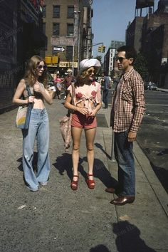 Taxi Driver 1976, Era Victoria, Indie Outfits Aesthetic, New Halloween Costumes, 60s 70s Fashion, Mode Hippie, 70s Aesthetic, 70s Inspired Fashion, Estilo Hippie