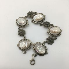 Vintage Bracelets Silver, Vintage Mother Of Pearl Jewelry, Silver Pearl Jewelry, Cameo Bracelet, Dope Jewelry Accessories, Love Vintage