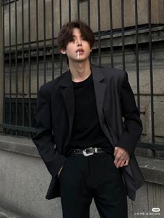 Black Outfit Men, Outfits Hombre, Men Stylish Dress, Guys Clothing Styles, Cool Outfits For Men, Korean Dress, Aesthetic Guys, Streetwear Men Outfits