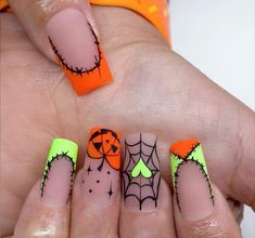 Halloween Nails 2024 Square, Medium Coffin Halloween Nails, Halloween Coffin Nail Ideas, Halloween Nail Ideas Simple, Simple October Nails, Nails October, Nail Art Halloween, Band Nails, Nagellack Trends