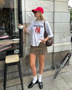 Loafers Shoes Outfit, Linda Sza, Loafers Outfit, Leopard Skirt, Half Sleeve Tops, Spice Girls, Casual Streetwear, Casual Girl, American Style