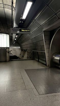 an empty subway station with no people in it