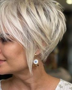 Growing Out Short Hair Styles, Latest Short Hairstyles, Trendy Short Haircuts, Trendy Short Hair, Haircut For Thick Hair