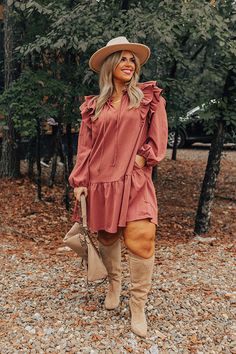 Country Concert Looks Plus Size, Nashville Outfits Fall Night Plus Size, Plus Size Vaquera Outfit, Curvy Western Outfits, Plus Size Country Outfits, Dress With Boots Outfit, Boots And Dress Outfit, Plus Size Cowgirl Outfits, Fall Plus Size Outfits