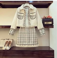 Rework Clothes, Tweed Fashion, Winter Mode Outfits, Tweed Style, Chanel Suit, Diy Kostüm, Cute Work Outfits, Womens Trendy Dresses