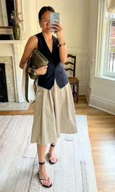 Japanese Minimalist Fashion, Vest Outfits For Women, Minimalist Moda, Looks Street Style, Basic Outfits, Business Casual Outfits, Western Outfits, Daily Outfits