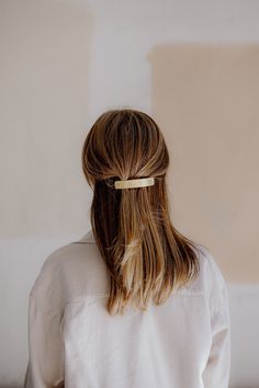 A rectangle hair barrette with rounded edges and two rivets. It is a stunning yet uncomplicated accessory that is incredibly versatile, and works effortlessly day to night, casual to dressed up.  *MEASUREMENTS AND DETAILS* - 3.5 inches long by 0.7 inches wide. - Securely attached to a stainless steel french clip. - Available in copper / brass / rustic copper / german silver. German silver is a copper alloy (60%) with zink (20%) and nickel (20%). It is non-tarnish and absolutely lead-free! *The last picture is only a reference for the different types of metals used. For hairstyle tutorial and jewelry care instructions please go to www.kapelika.com Please check my shop announcements and policies for important messages prior to purchase! Hair Barrettes Hairstyles, Wedding Hair Barrette, Minimalist Hair Accessories, Geometric Hair, Minimalist Hair, French Clip, Hairstyle Tutorial, Golden Hair, Securely Attached