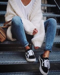 photo credit: IG - @alyssa.rass Weekend Outfits, Cute Fall Outfits, Woman Fashion, Outfit Casual