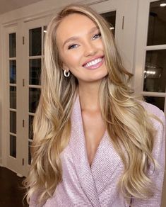 Romee Strijd Hair Blonde, Barbie Blonde Hair Color, Scandi Blonde, Perfect Blonde Hair, Honey Brown Hair, Golden Blonde Hair, Perfect Blonde