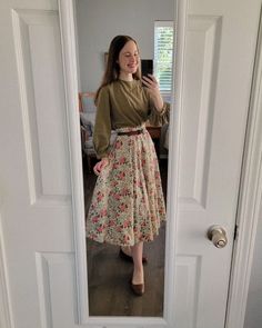 You can find the link to my linen Cottage Garden skirt from Son de Flor attached to this post. 🍃🌿🌷 Black Dress One Shoulder, Dress Ankle Length, Black Bridesmaid Dress, High Waist Maxi Dress, One Shoulder Maxi Dress, Black Bridesmaid, Classic Skirts, Cottagecore Outfits, Modest Outfit