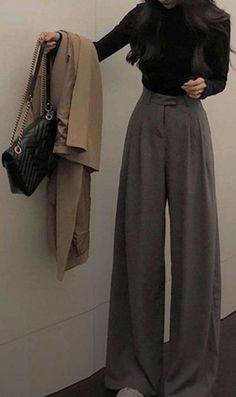 Black Simple Suit, Oversized Korean Fashion, Dark Academia Aesthetic Outfit, Pants 2020, Baggy Pants Outfit, Women Wide Leg Pants, Baggy Pants Women, Simple Suit, Wide Leg Pants Women