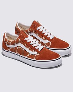 Customs Old Skool Shoe Customised Vans, Snow Surfing, Vans Store, Van Doren, Vans Logo, Custom Vans, Vans Shop, Action Sports, How To Make Shoes