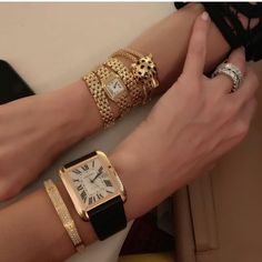 Rado Watches Women, Watches And Bracelets, Cartier Watches Women, Bijoux Art Nouveau, Vintage Watches Women, Luxury Watch Brands, Modern Watches