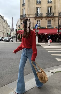 Classy Layered Outfits, Europe Evening Outfit, Romcom Aesthetics Outfits, Classic Fashion Style Summer, China Travel Outfits, Elegant Mom Style, Modest Paris Outfits, London Outfit Inspo Spring, Cute Spring Work Outfits