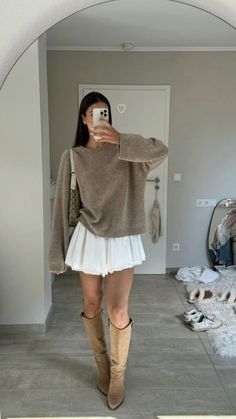 White Skirt Outfits, Mode Zara, Cozy Fall Outfits, Rock Outfit, Autumn Outfit, Looks Style, Mode Inspiration