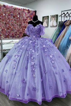 Lavender Quince Dress Lavender Sweet 16 Dresses, Lavender Ball Gown, Poofy Prom Dresses, Dress With Butterflies, Purple Ball Gown, Quince Dresses Purple, Mexican Quinceanera Dresses