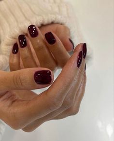 Scarves Aesthetic, Paris Gilmore, Paris Gilmore Girls, Red Short Nails, Simple Nails Gel, Outfits Uggs, Ugg Season, Cinnamon Hot Chocolate, Nails Gel Nails