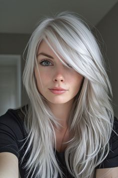 Graduation Hairstyles with Cap | Chic Ideas for Your Big Day (#103) White Woman Hairstyle, Bright Silver Hair, White Hair Ombre, Blonde To White Hair, Silver Hair With Bangs, Platinum Silver Hair, White Silver Hair, White Hair Highlights, White Ombre Hair