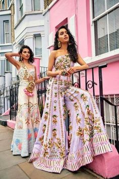 #ethnicfashion #traditionalwear #indianwear #indowestern #indian #india #usafashion #usa #paris #2023fashion #outfit #outfitinspo #outfitideas #trendy #trend #jeans #pullover #ethnic Indian Jumpsuit, Jumpsuit Outfit Wedding, Gowns Dresses Indian, Shoulder Harness, Mehendi Outfits, Baby Queen, Indian Outfits Lehenga, Anita Dongre, Bridal Jumpsuit