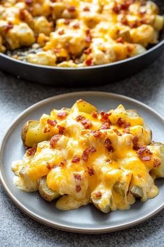 These quick and easy cheesy ranch potatoes are the ultimate comfort food! Serve them with chicken, steak, and more for a hearty family dinner. Rotel Chili, Mashed Potato Bites, Cheesy Ranch Potatoes, Recipes For Pork, Potatoes And Veggies, Chicken Potato Casserole, Cheesy Ranch, Ranch Potatoes, Chicken Potato