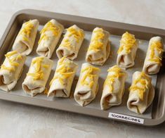 there are many rolls that have cheese on them