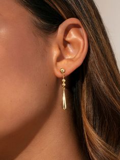 Our On The List Earrings are ranked #1 on the list of must-have gold drop earrings. Not only is their unique design stunning, but they also complete any look you want — dressed up or casual. Simple Golden Earrings, Elegant Dangling Earrings, Gold Hoop Wedding Earrings, Party Dress Earrings, Cheap Gold Dangle Crystal Earrings, Bridal Earrings Double Piercing, Gold Ball Drop Earrings, Jewelry Photoshoot Earrings, Gold Formal Accessories