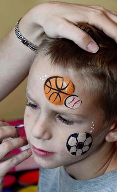 Sports balls Face Painting Basketball, Soccer Ball Face Paint, Face Painting Sports, Sports Face Paint Ideas, Sport Face Paint, Boys Face Painting Ideas, Basketball Face Paint, Sports Face Paint, Baseball Face Paint