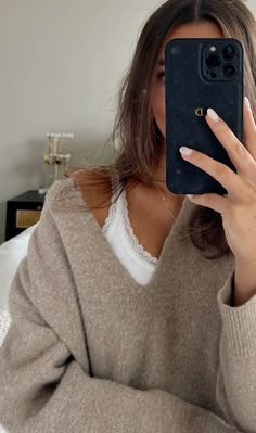 Sweater Jewelry Outfit, Brandy Melville V Neck Sweater, Carmel Sweater Outfit, V Neck Cable Knit Sweater Outfit, Off The Shoulder Cardigan Outfit, Cold Cozy Outfit, Off Shoulder Sweater Outfit Aesthetic, How To Style A Brown Sweater, Off The Shoulder Crewneck Outfit