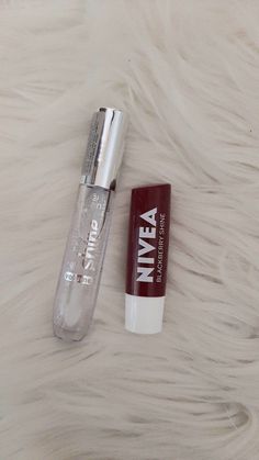 Clear Lip Gloss Aesthetic, Nivea Blackberry Shine, Nivea Makeup, Makeup Tut, Lip Glosses, Makeup Essentials, Pretty Makeup