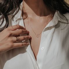 Minimal Jewelry Aesthetic, Julie Aesthetic, Hailey Core, Minimal Jewelry Photography, Aesthetic Jewelry Photography, Elsa Necklace, Jewelry Product Shots