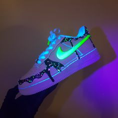 Neon Nike Shoes, Air Force One Shoes, Nike Fashion Sneakers, Camo Shoes, Cute Nike Outfits