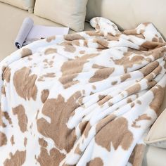 The fleece blanket features a lightweight, pill-free microfiber fleece that is not only supremely soft, but warm and cozy. Cow Print Throw Blanket, Cow Print Blanket, Fluffy Blanket, Dorm Room Crafts, Present For Grandparents, Fluffy Blankets, Cute Blankets, Printed Sheets, Print Blanket