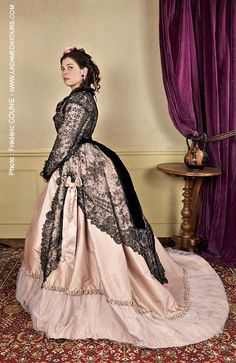 Victorian bustle gown - The contrast of black on pink is just gorgeous, and the detail.. love it! Village Dress, Mode Tips