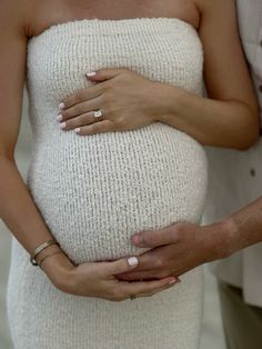 Maternity photoshoot | san diego | california | beach photoshoot | maternity photos inspo | maternity photoshoor outfit | bump outfit inspo June Maternity Photoshoot, Beach Bump Pictures, Maternity Shoot Summer, Hawaii Maternity Shoot, Casual Maternity Shoot, Maternity Pictures With Toddler, Beach Pregnancy Photoshoot, Bump Fits, Summer Maternity Photography