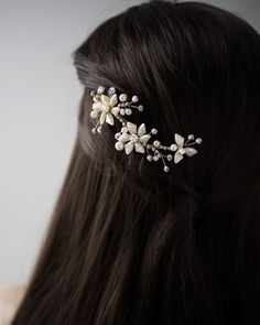 Ivory shimmer polygon beads give depth to the floral design of this bridal hair clip. Ivory pearls and clear crystal stones add a delicate touch to this wedding accessory. It is about 4 inches long and 2 inches wide on an alligator style pinch clip. Matching earrings here. Flower Bridal Hair, Gold Headpiece, Bridal Hair Clip, Bridal Hair Flowers, Wedding Accessory, Headband Tiara, Vintage Inspired Jewelry, Gold Jewelry Earrings, Ivory Pearl