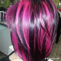 Unique Hair Dye Ideas For Short Hair, Fun Hair Cuts, Fuchsia Hair, Diy Highlights Hair, Bob Hairstyle Ideas, Hairstyle Ideas Easy, Hair Color Unique, Hair Color Crazy, Trendy Hairstyle