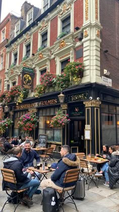 London, city, aesthetic, photo ideas, fall, holiday England City Aesthetic, London Cottage Aesthetic, Trip To London Aesthetic, Travel Aesthetic England, Aesthetic Places In London, London Aesthetic Places, London Living Aesthetic