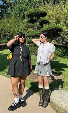 Fashion Inspo Outfits Winter 2023, Matching Friends Outfit, Bloomers Outfit Women, Whimsicore Outfits, Summer Thrift, Mode Inspo, Mode Vintage, Mode Inspiration, Spring Summer Outfits