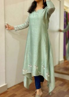 Desi Kurti Style, Aline Kurti Design Long, Pattu Kurti Designs Latest, Asymmetric Kurti Designs, Simple Frock Design, Long Gown Design, Simple Kurta Designs, Simple Kurti Designs, Salwar Designs