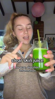 Acne Drinks Clear Skin, Juices To Clear Acne, Drinks For Clearing Acne, Juicer Recipes For Clear Skin, Good Skin Smoothie, Juice Recipes For Acne, Drinks For Clean Skin, Products That Cleared My Skin, Juices For Acne Skin