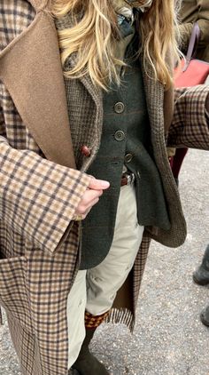 Winter layering Cotswolds Fashion, Outfit Campo, Country Outfits Women, British Country Style, Country Attire, Winter Layers, Looks Country, Winter Boho, English Heritage