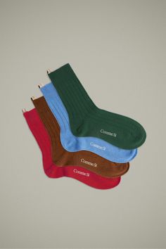 Indulge in luxury with our coziest holiday gift set: four pairs of Mongolian cashmere socks, exquisitely soft and naturally insulating. Specially crafted in Italy, each pair features a wide rib and classic crew length. The set comes beautifully packaged in a luxe green gift box. Silk Socks, Boxer Pants, Cashmere Socks, Green Gift, Holiday Gift Box, Holiday Gift Sets, Concept Ideas, Black Socks, Green Gifts