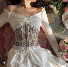 Vintage Fairy Corset Dress, Cottagecore Fashion Corset, Cottagecore Dress With Corset, Cottagecore Corset Dress, Vintage Cottage Core Outfits, Romantic Asethic, Corset Dress Aesthetic, Cottage Core Corset, Cottage Core Wedding Dress