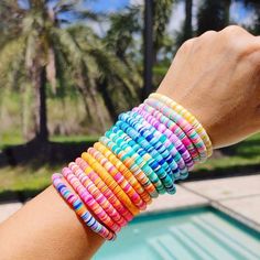 Cheap Rainbow Heishi Beaded Bracelets, Clay Beaded Bracelets, Bracelets Preppy, Bracelets Heishi, Colorful Preppy, Heishi Bracelet