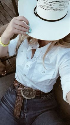 Cowboy Cowgirl Outfits, Country Outfits Women Aesthetic, Farm Clothes, A Halloween Costume, Jean Jacket Outfits, Country Style Outfits, Western Wear Outfits