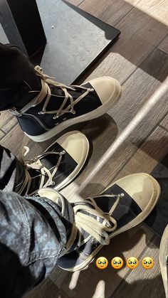 Rick Owens Shoes Outfit, Black Outfit Edgy, Rick Owens Sneakers, Kicks Shoes, Shoes Outfit Fashion, Dope Outfits For Guys, Chill Fits