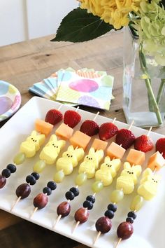 Easter Finger Food, Bunny Cinnamon Rolls, Rainbow Fruit Skewers, Bunny Brunch, Easter Fruit, Easter Brunch Ideas, Easter Food Ideas, Easter Party Food, Easter Foods