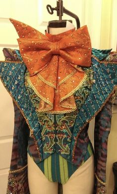 Jester Outfit, Halloween Costumes 2022, Alice In Wonderland Costume, Wonderland Costumes, Halloween This Year, Funky Outfits, Theatre Costumes, Horror Movie Characters, Creative Halloween Costumes