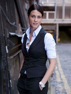 Heather Peace as DS Sam Murray Womens Suit Vest, Lesbian Fashion, Woman Vest, Androgynous Fashion, Black Vest, Vest Outfits, Tomboy Fashion, 인물 사진, Suit Fashion