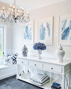 New Hampton Style Living Room, Preppy Home Interior, Modern Blue And White Living Room, Hampton Style Interior, Bedroom Hamptons Style, White And Blue House Interior Design, Coastal Chic Living Room Hampton Style, Hamptons Style Decor Bedroom Blue And White, Blue House Decor Ideas